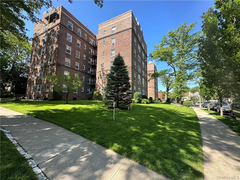 17506 Devonshire Boulevard Unit: 4C thumbnail 2
