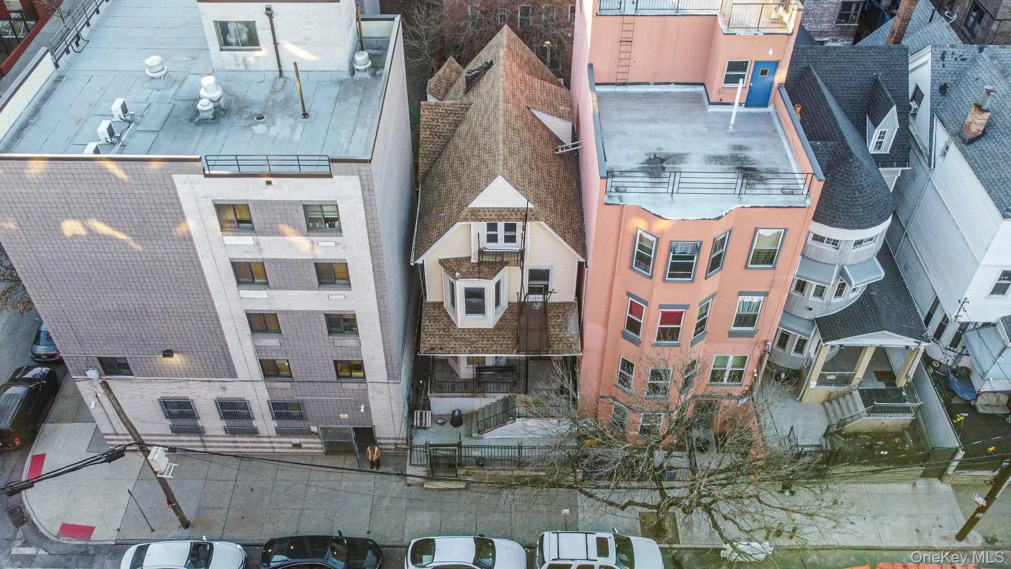 1823 Anthony Avenue thumbnail 30