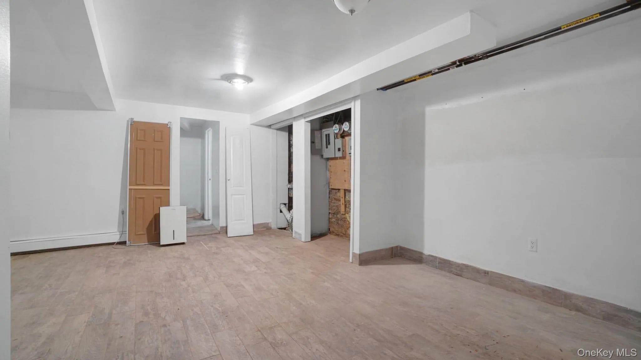 1823 Anthony Avenue thumbnail 19