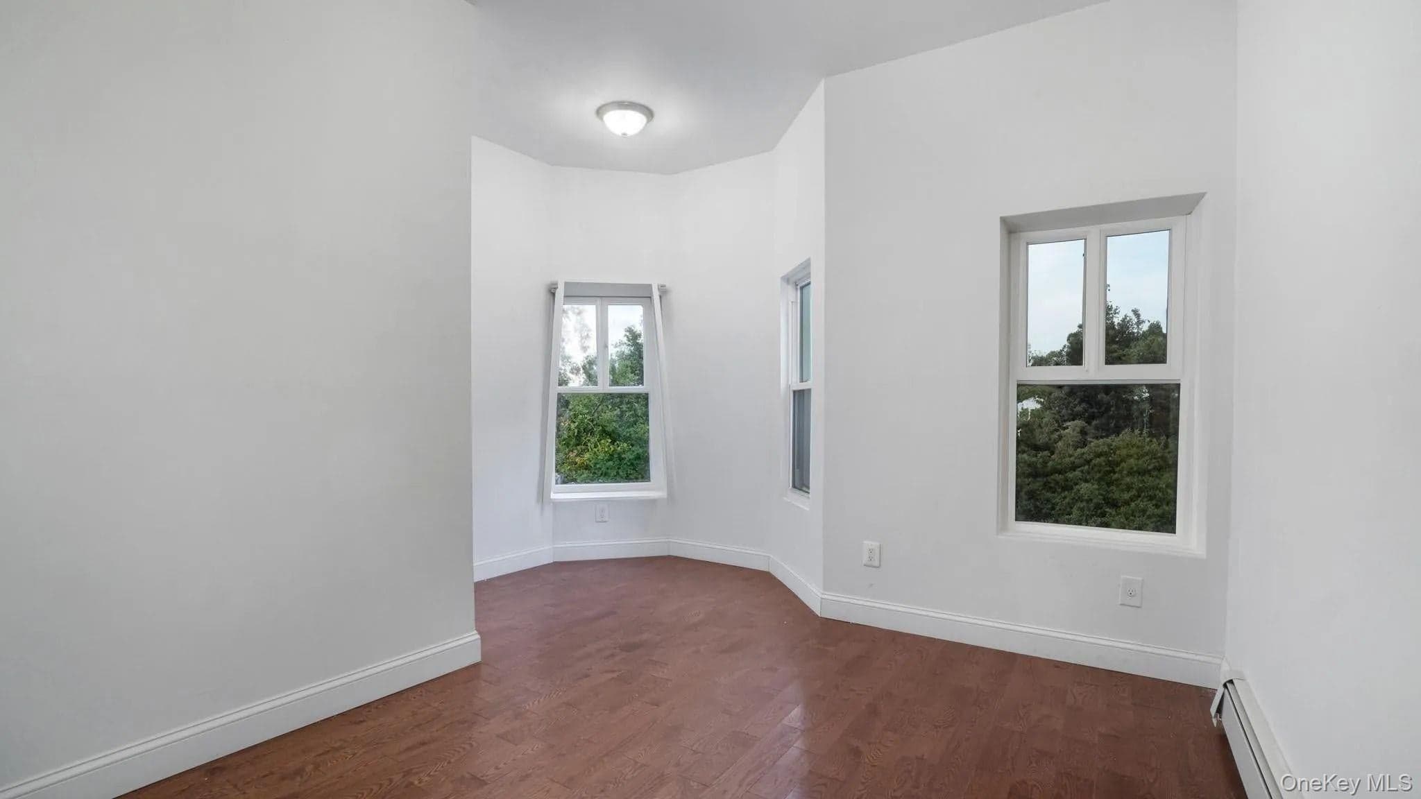 1823 Anthony Avenue thumbnail 9