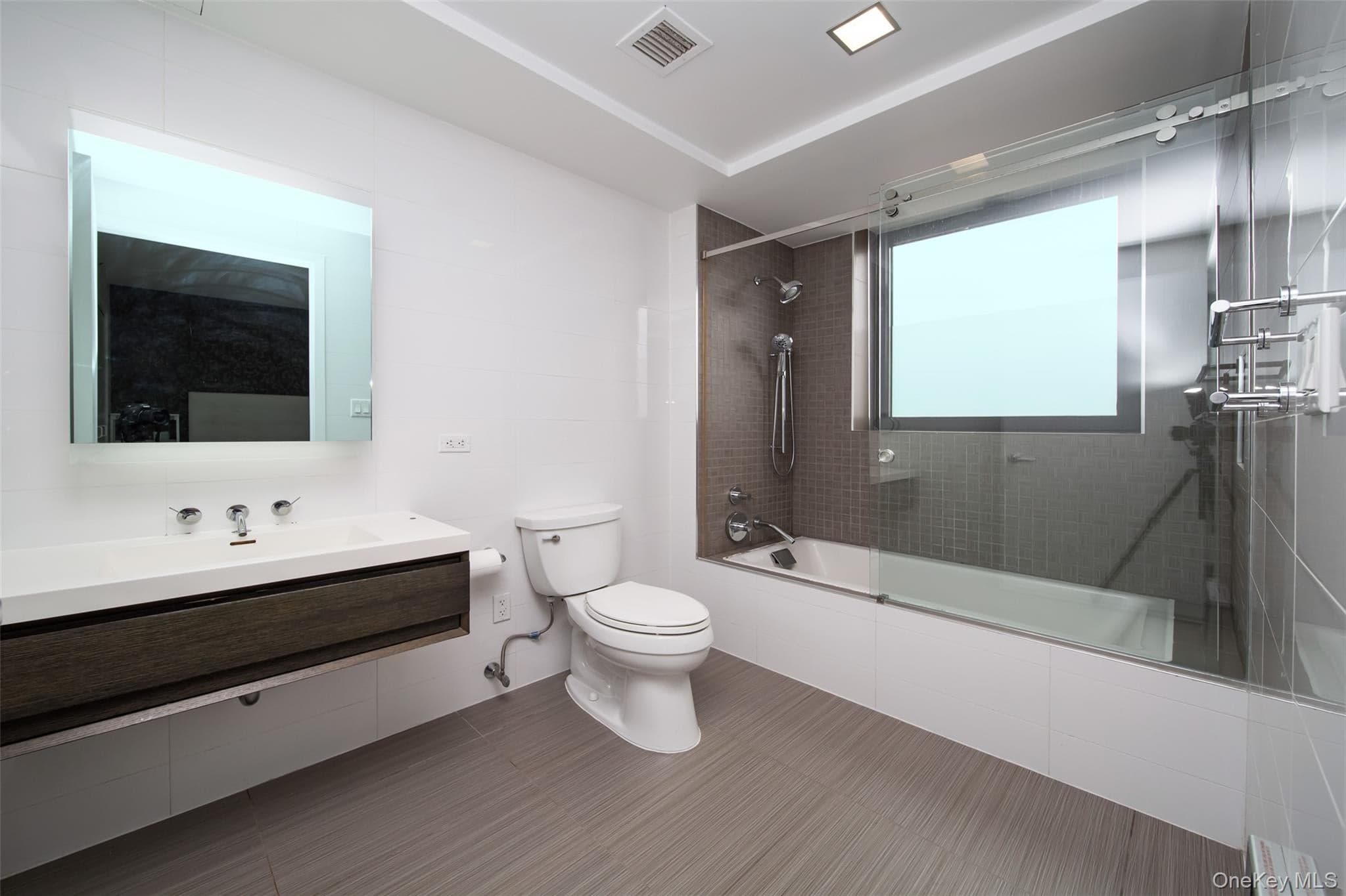 39-16 Prince Street Unit: PhB thumbnail 14