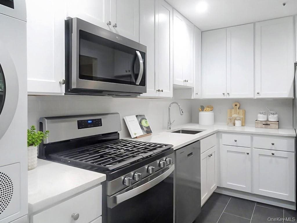 300 Livingston Avenue Unit: A2 thumbnail 5