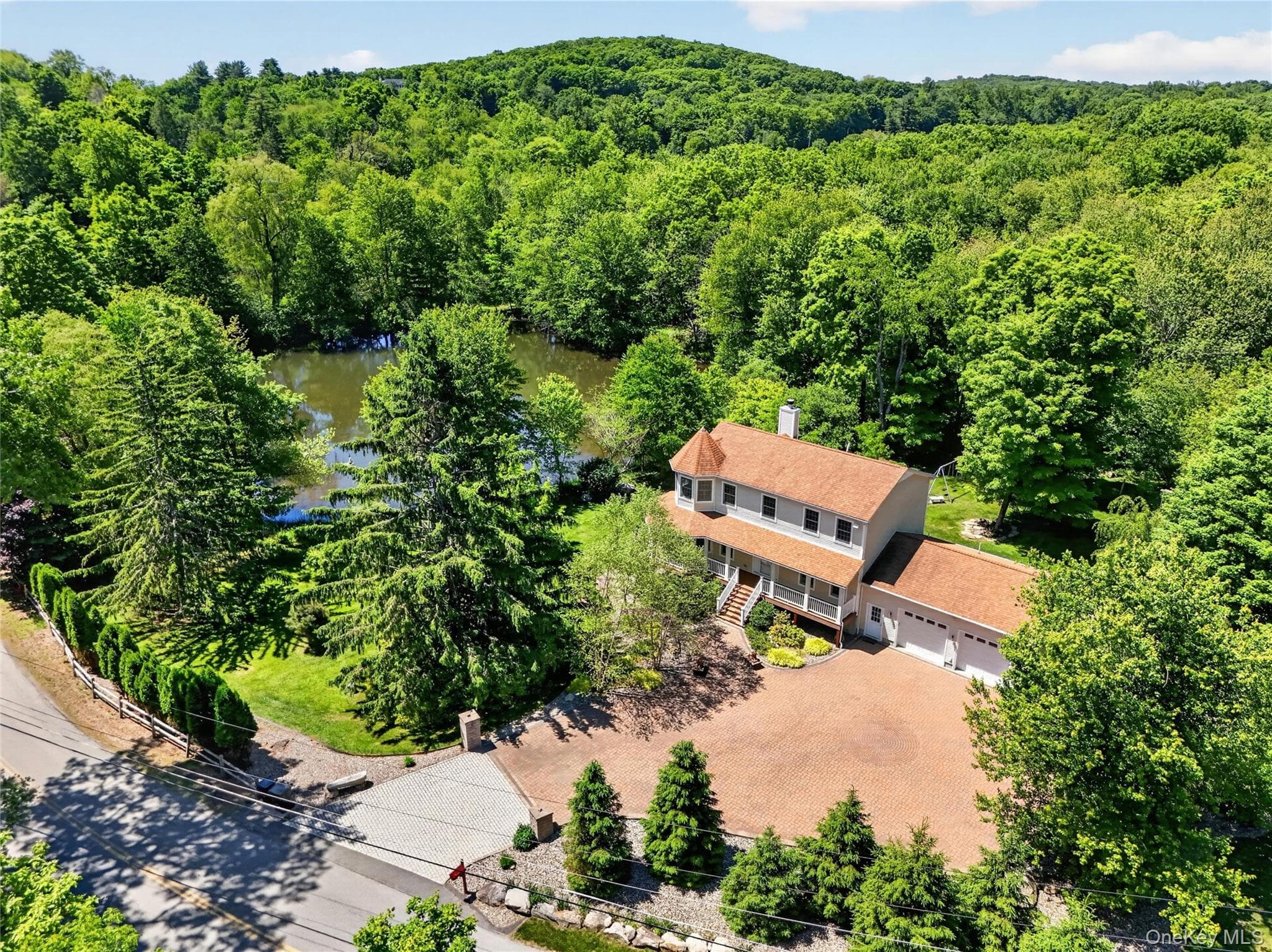 433 Barrett Hill Road, Mahopac
