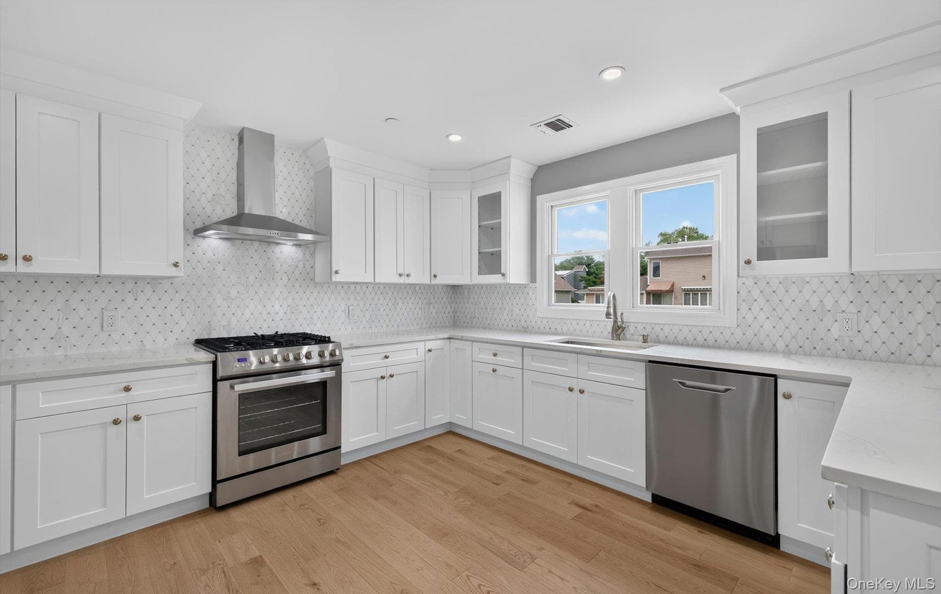 851 W Bay Drive thumbnail 13