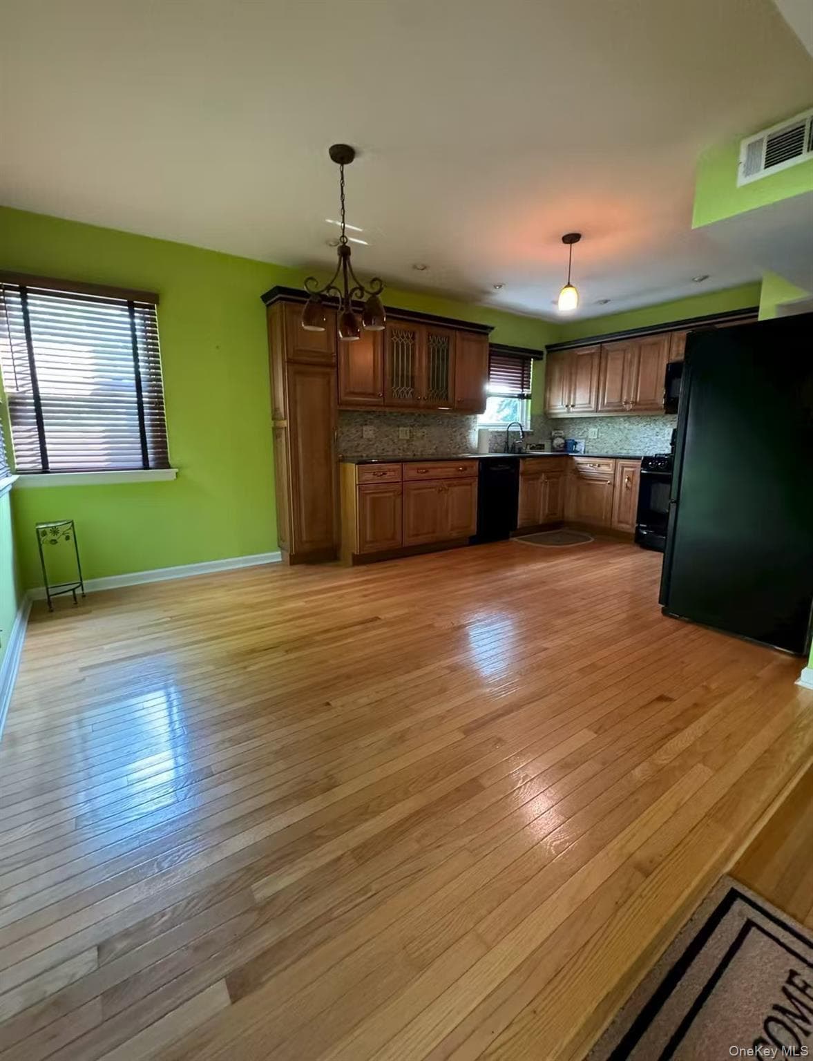 207-20 43rd Ave Ave thumbnail 5