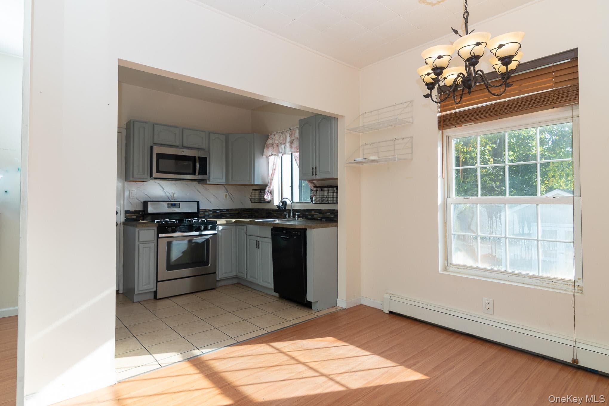102 Sproat Street thumbnail 14