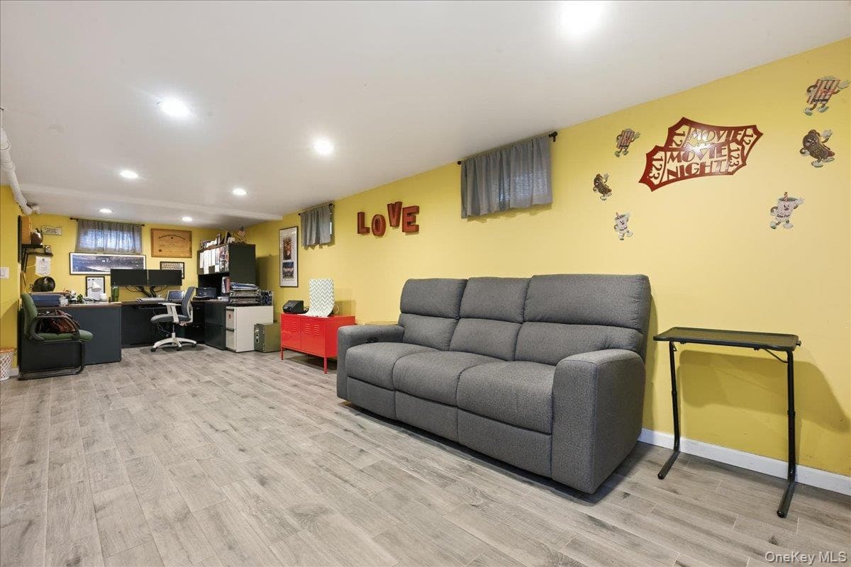 710 Premier Boulevard thumbnail 23