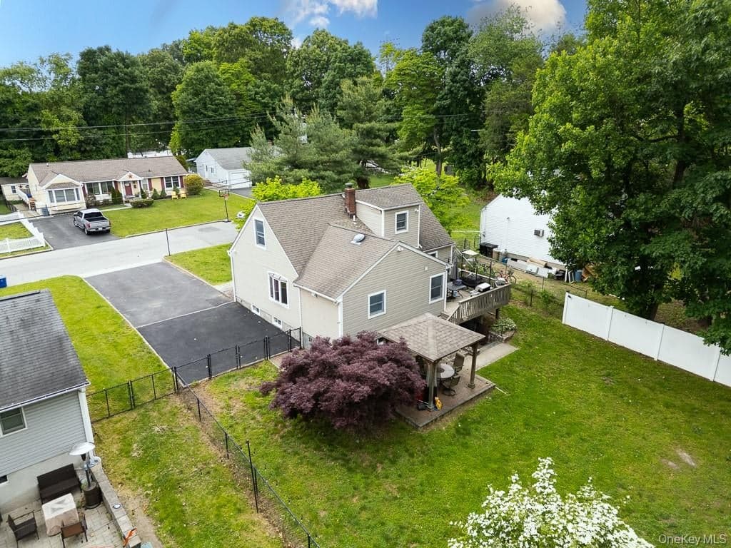 22 Oakbrook Road photo 1