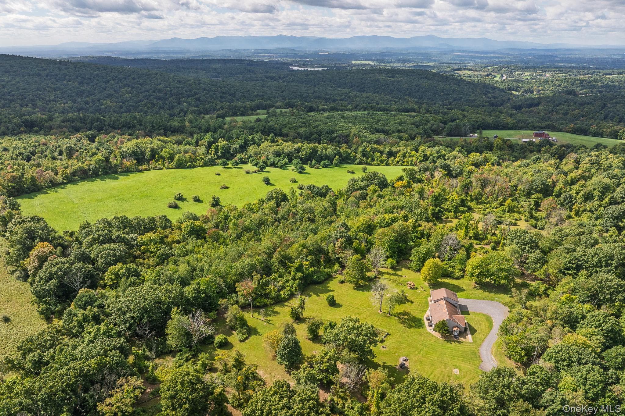 915 Palmer Road Extension, Claverack
