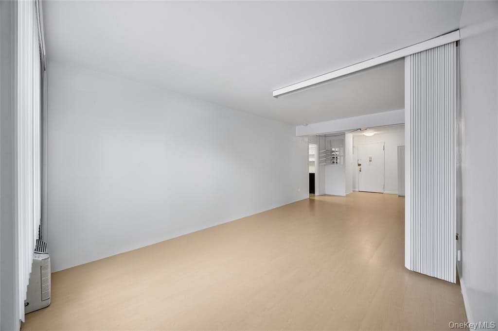 142-05 Roosevelt Avenue Unit: 331 thumbnail 6