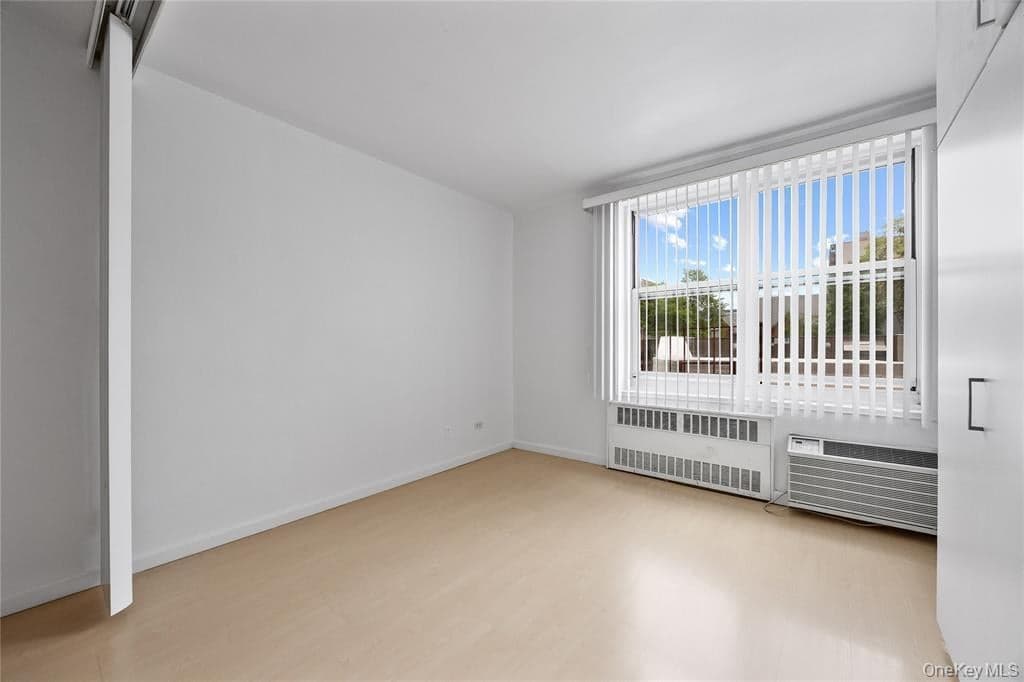 142-05 Roosevelt Avenue Unit: 331 thumbnail 5
