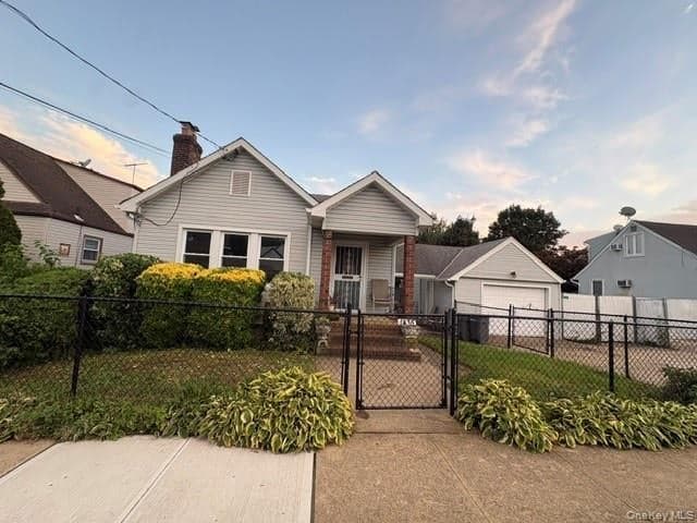 1435 Alpha Street, Elmont