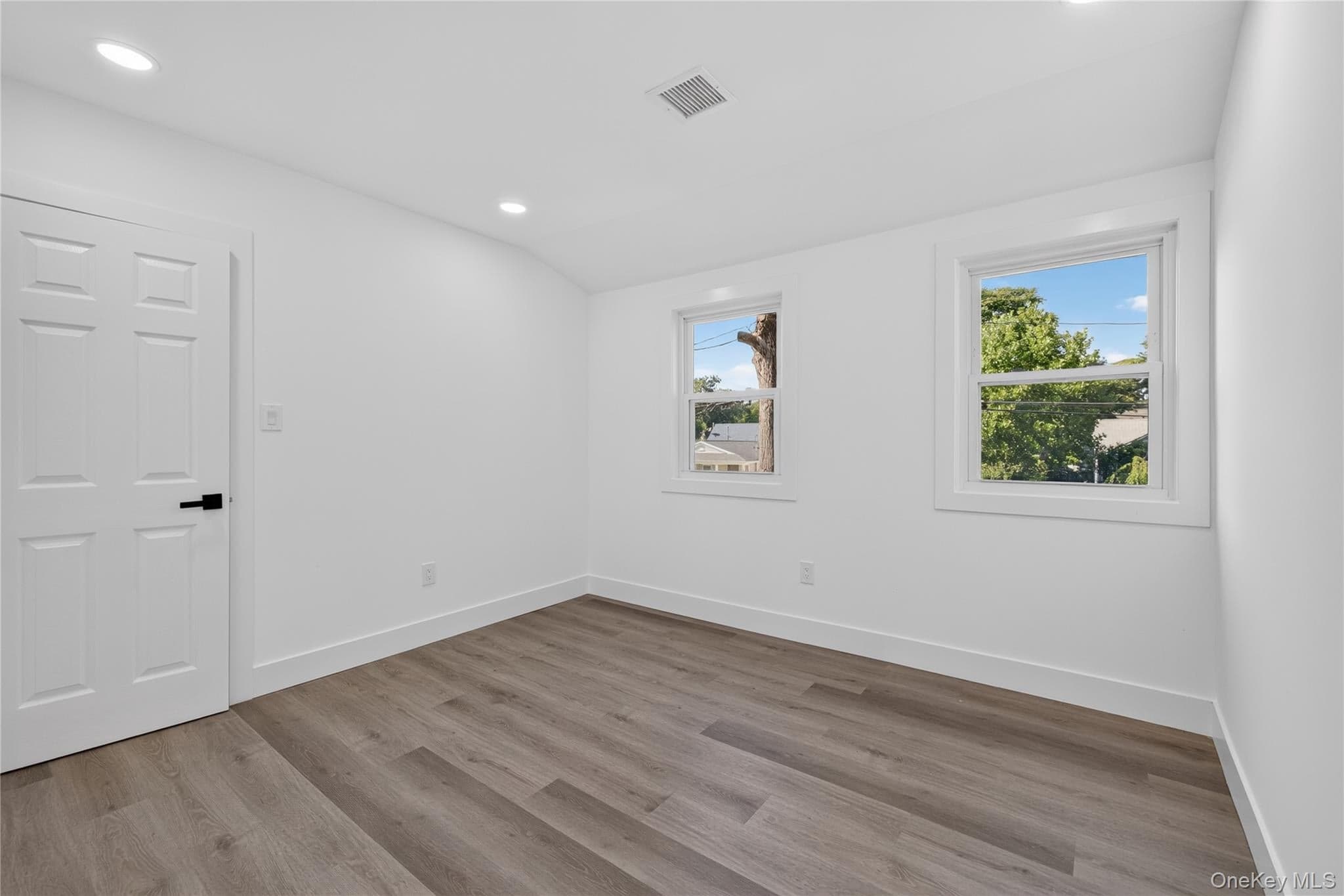 10 Harrison Drive thumbnail 23