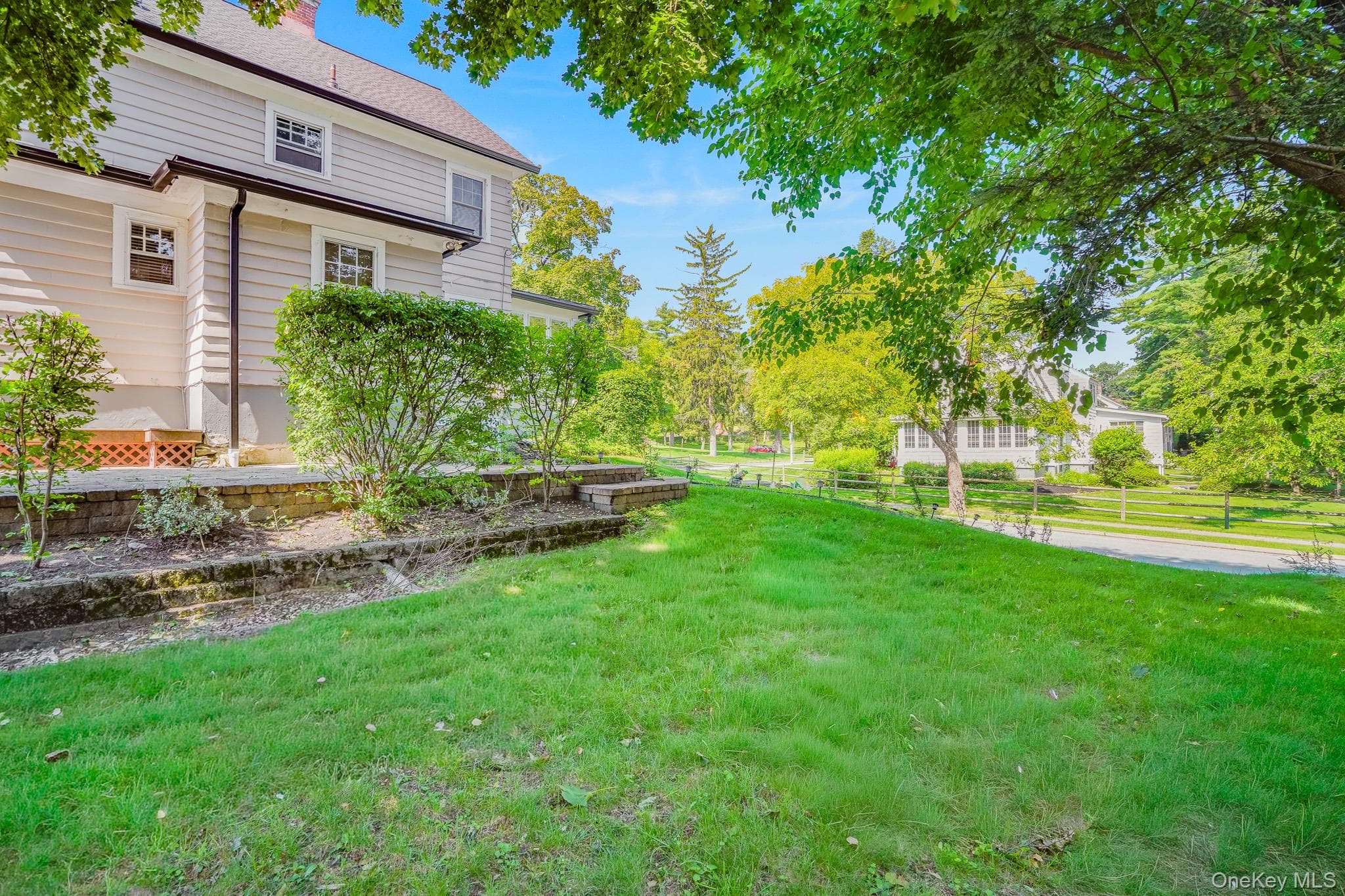 170 Hooker Avenue thumbnail 28
