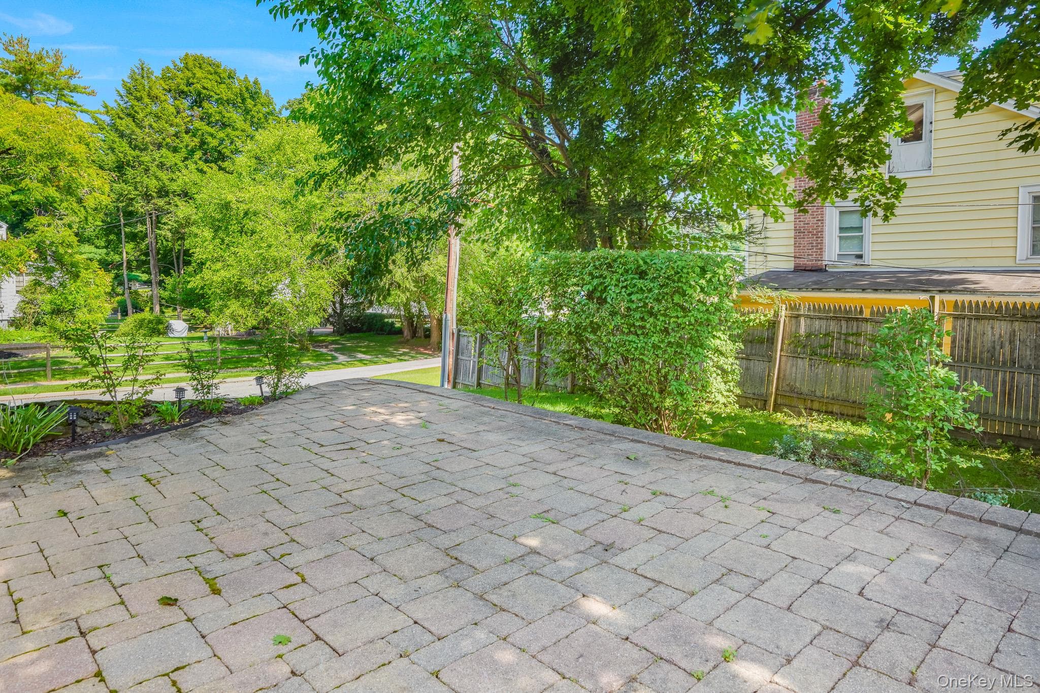 170 Hooker Avenue thumbnail 29