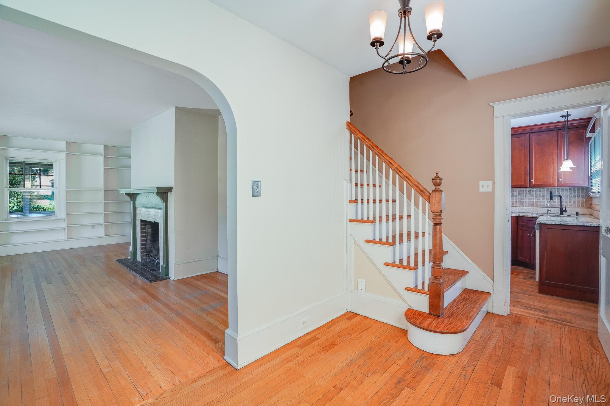 170 Hooker Avenue thumbnail 4