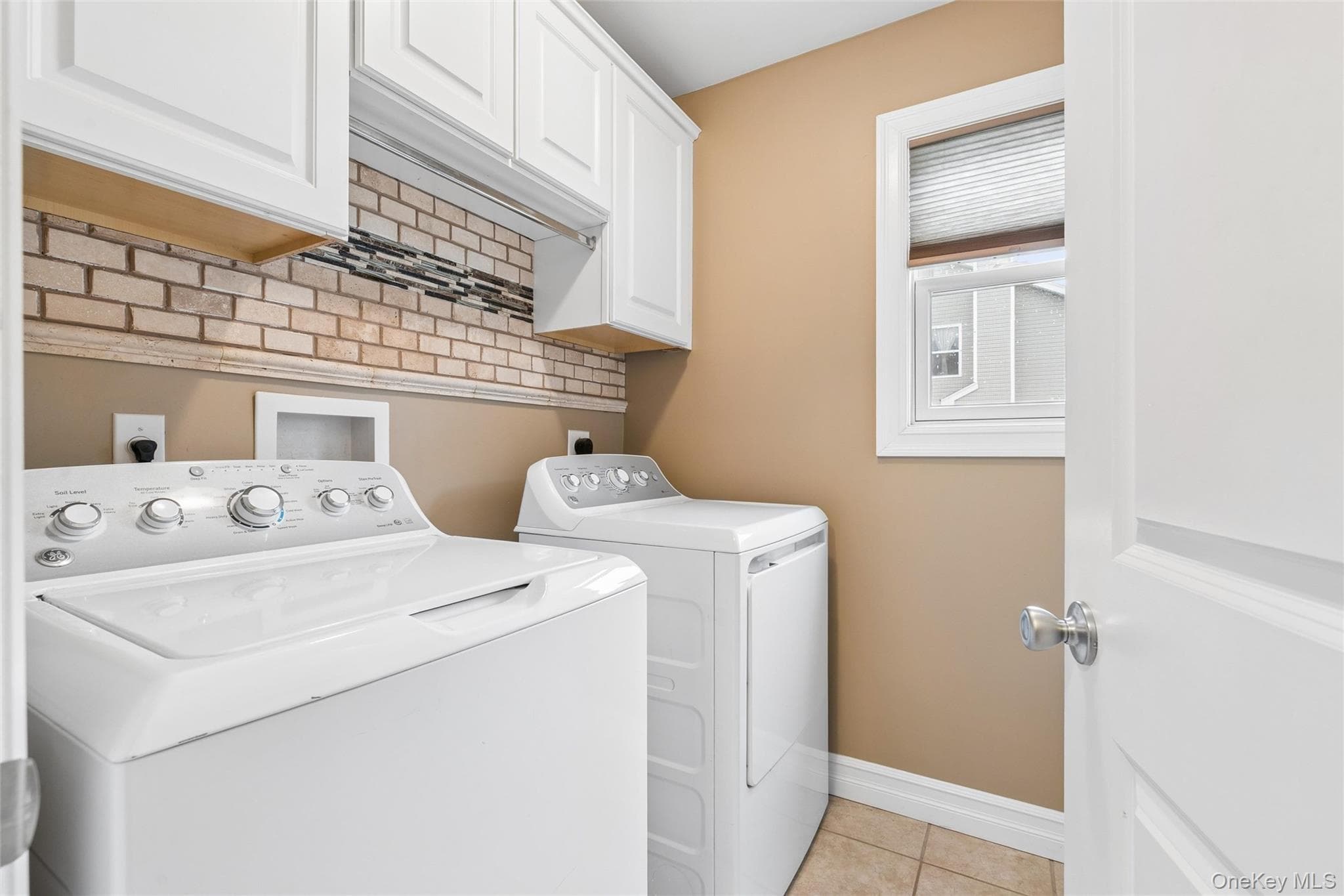 406 Carnation Drive thumbnail 16