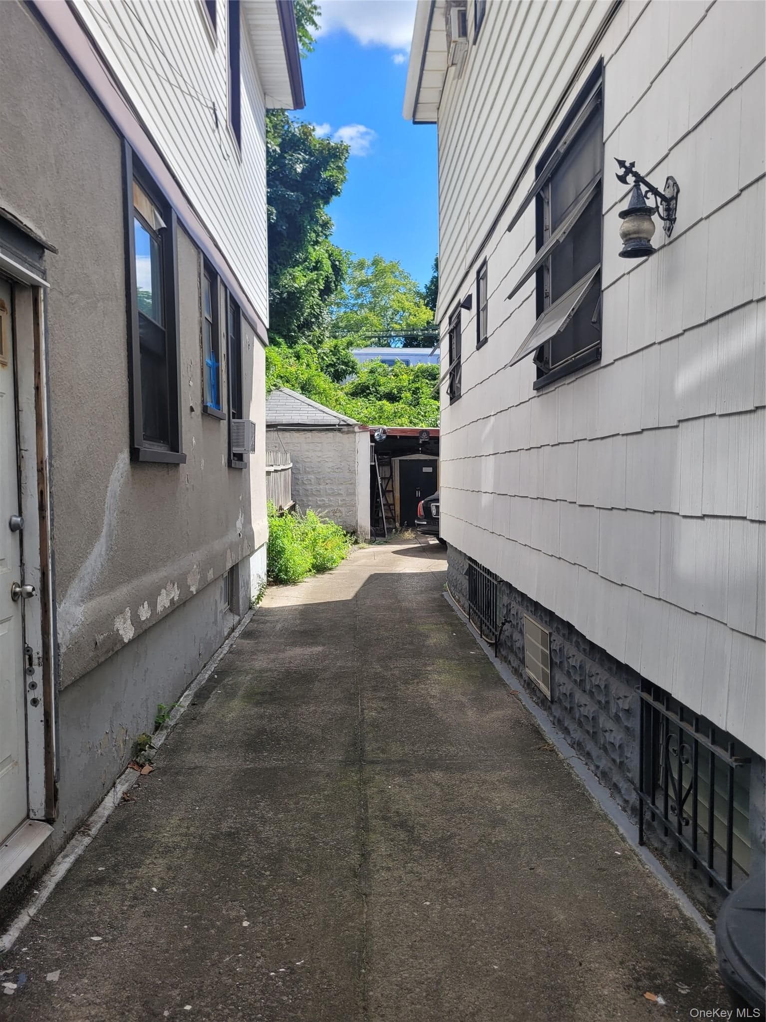2205 E 15th Street thumbnail 2