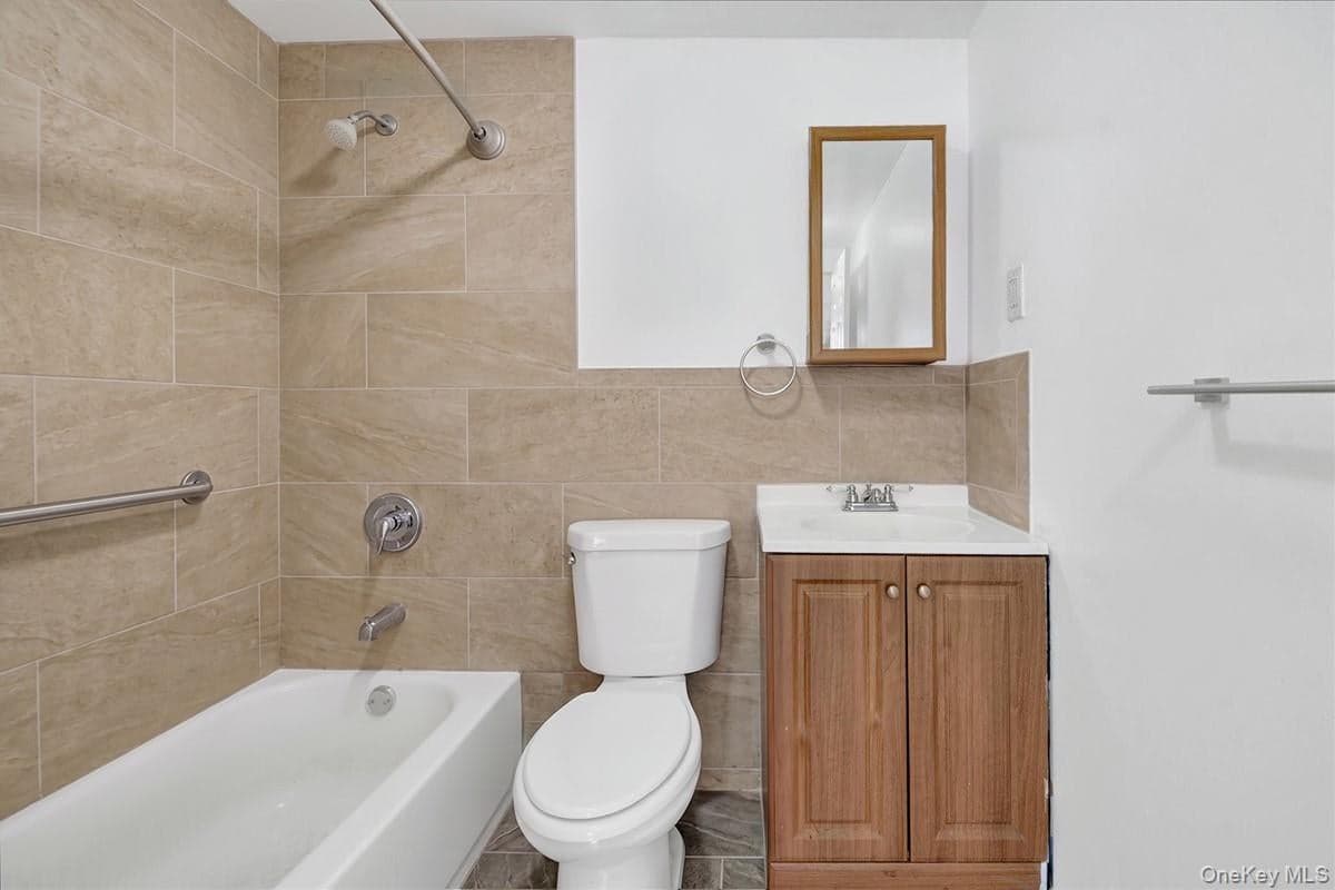 635 Coster Street thumbnail 9