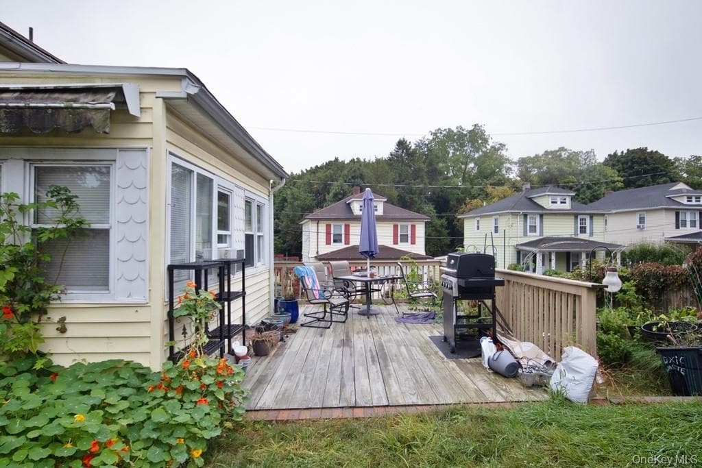 6-8 Forest Avenue thumbnail 3