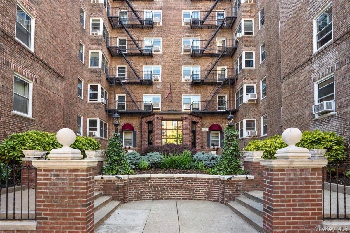 99-45 67th Road Unit: 218 thumbnail 15