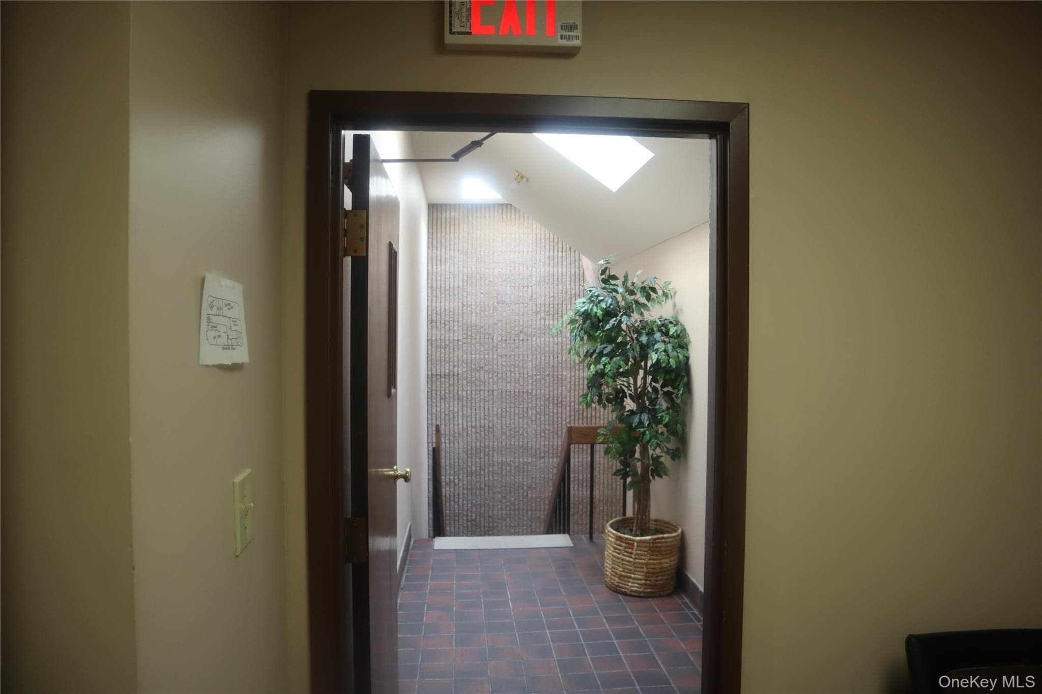 156-158 Orange Avenue thumbnail 16