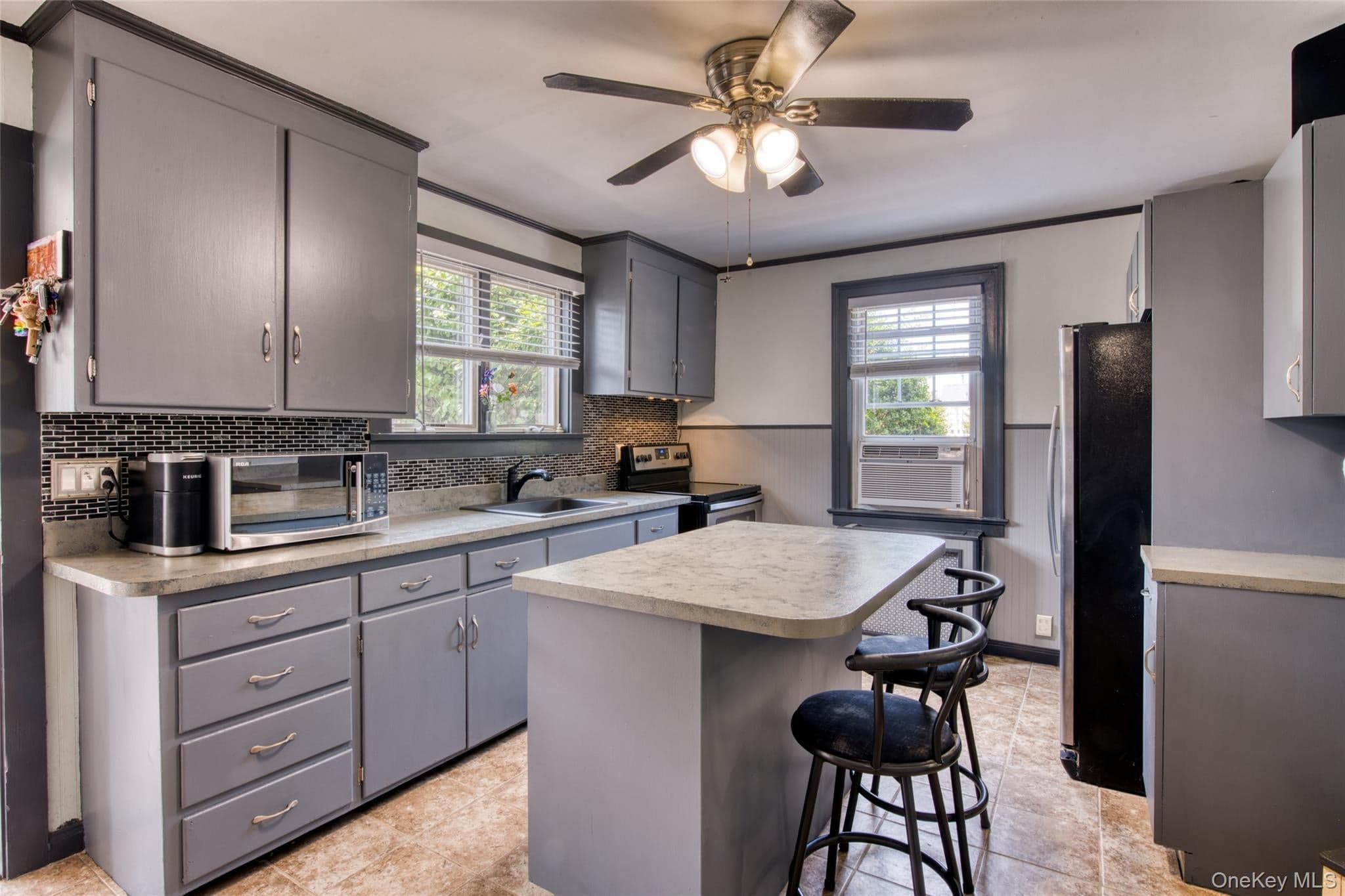 1227 Roanoke Avenue thumbnail 9