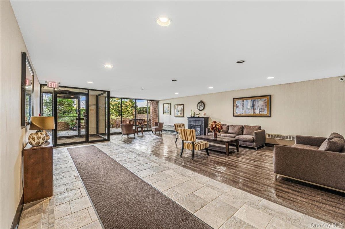 16 Main Street Unit: 2Y thumbnail 2