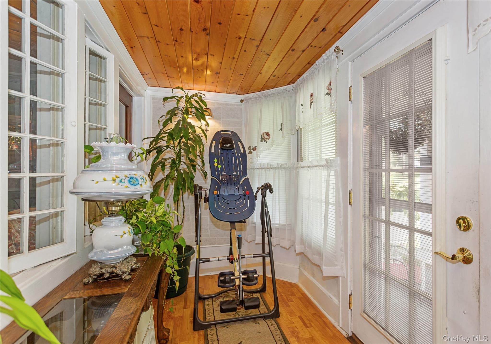 46 Lakewood Avenue thumbnail 19