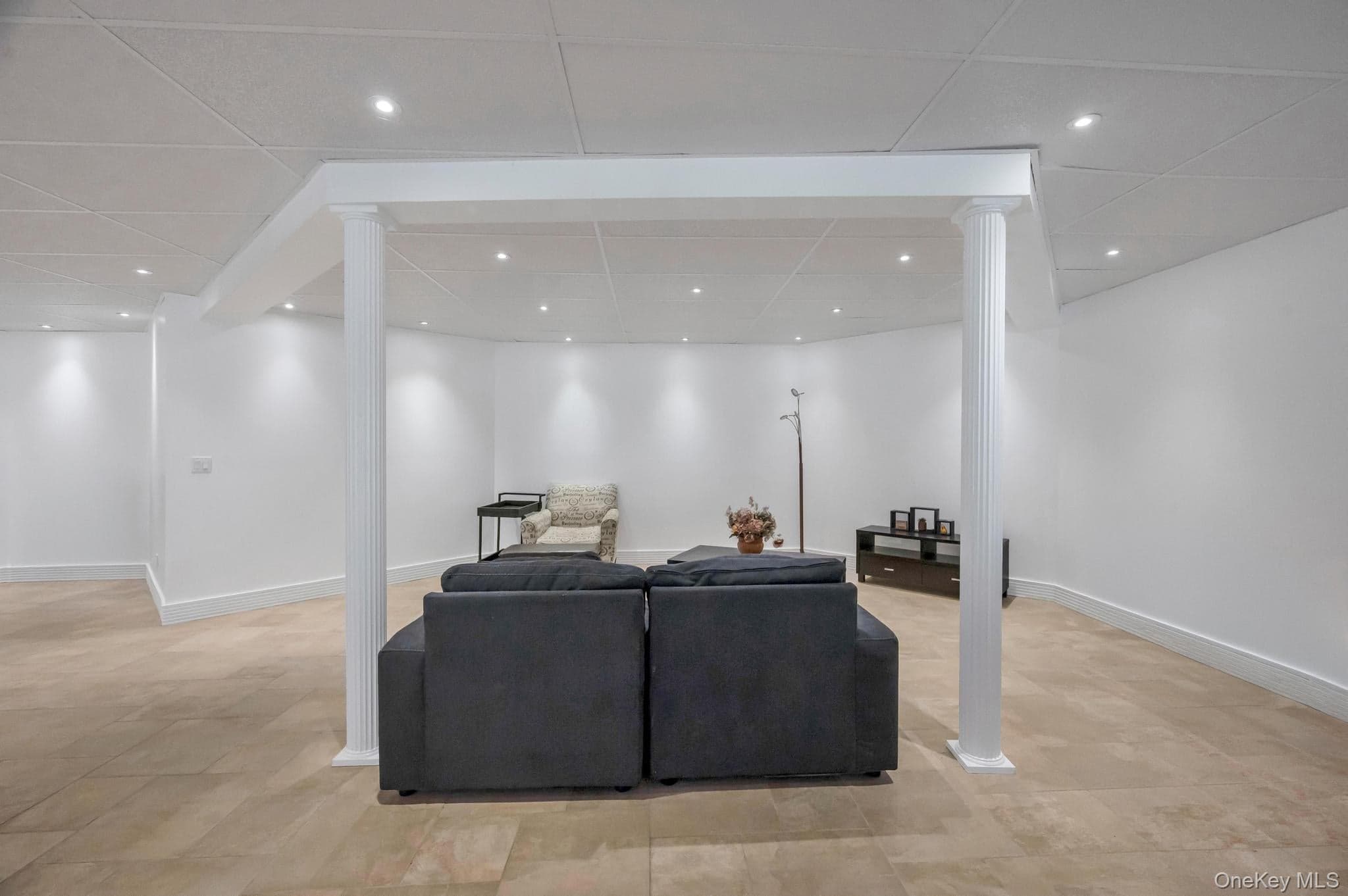 250 Oyster Bay Road thumbnail 25