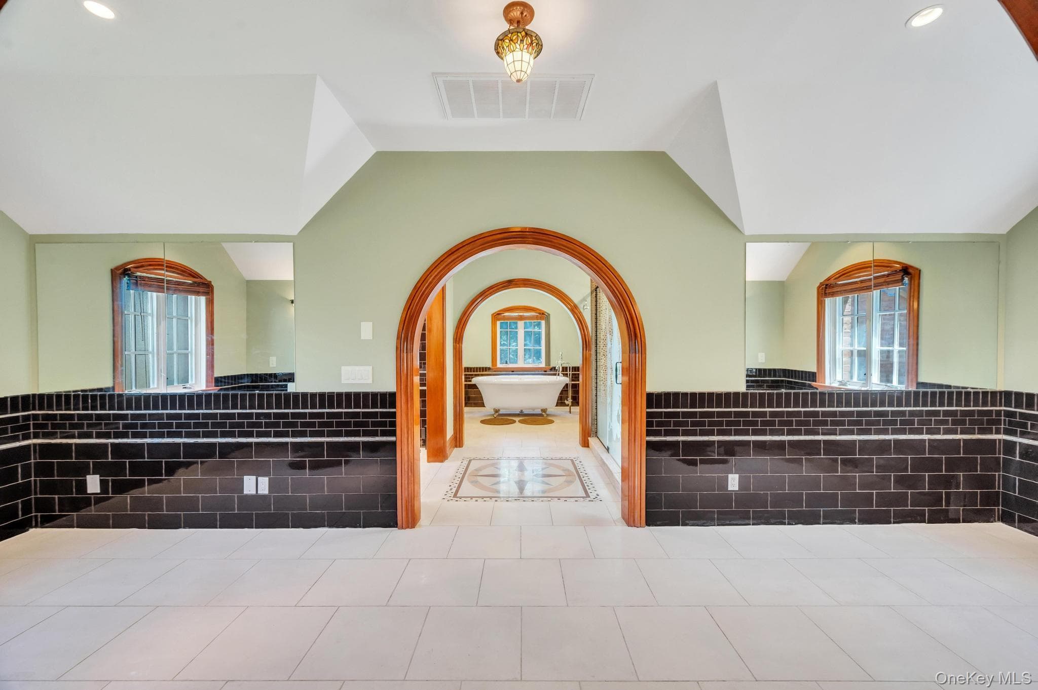 250 Oyster Bay Road thumbnail 22