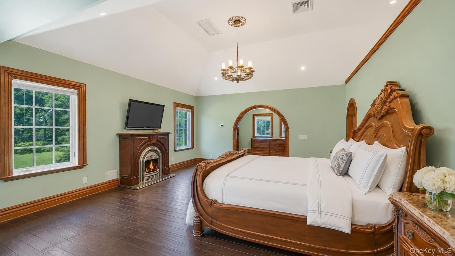 250 Oyster Bay Road thumbnail 18