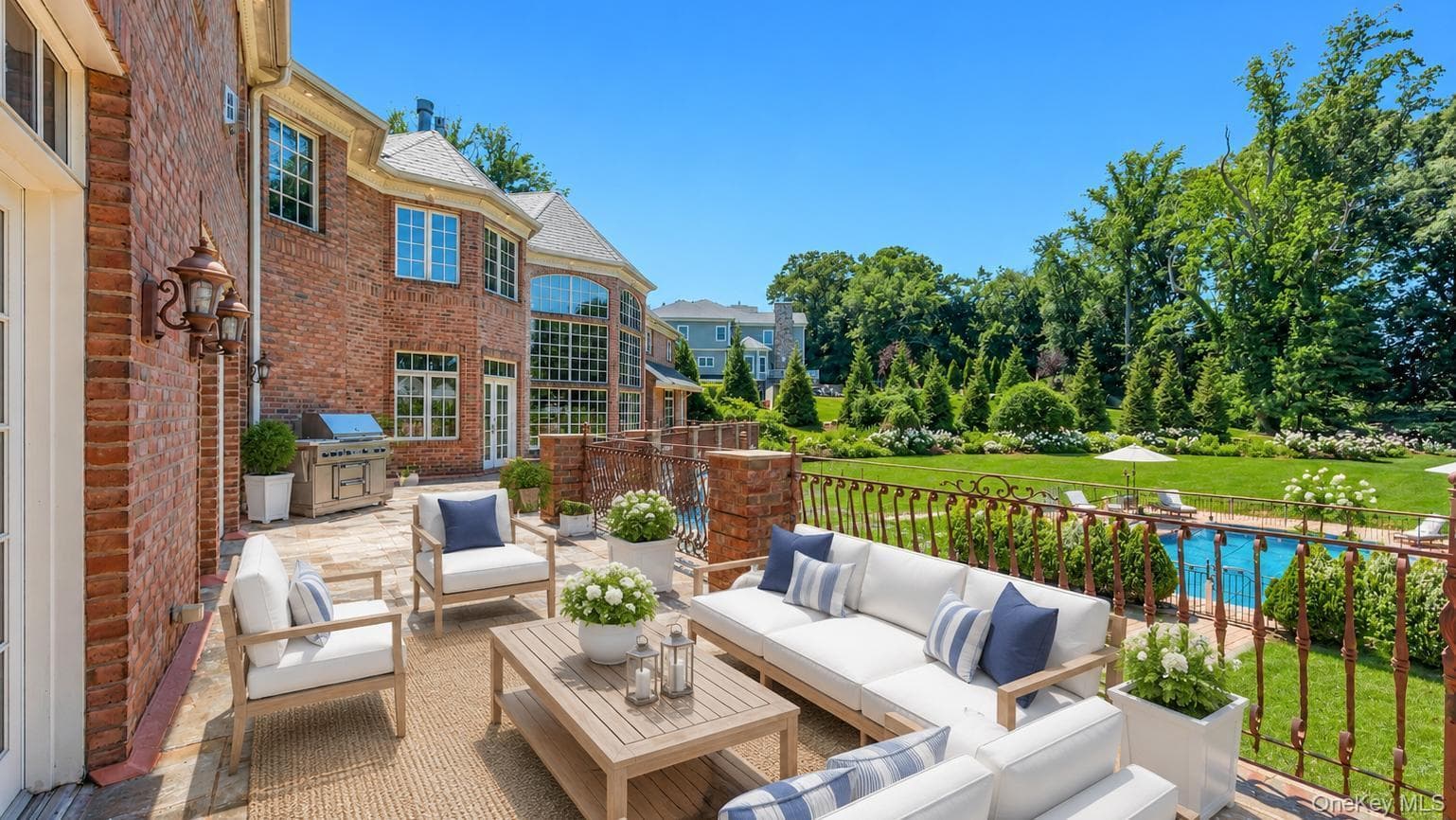 250 Oyster Bay Road thumbnail 16