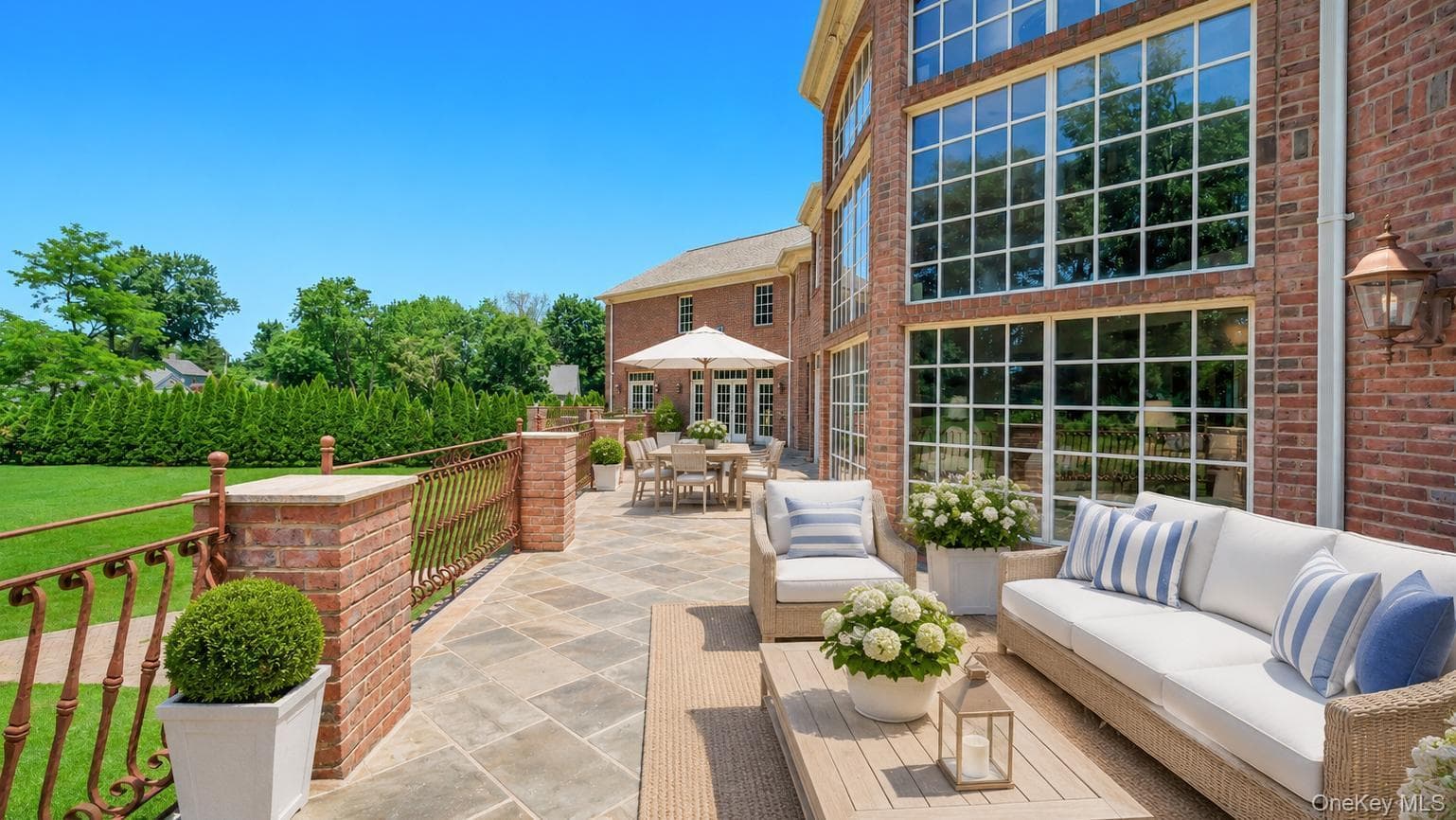 250 Oyster Bay Road thumbnail 17