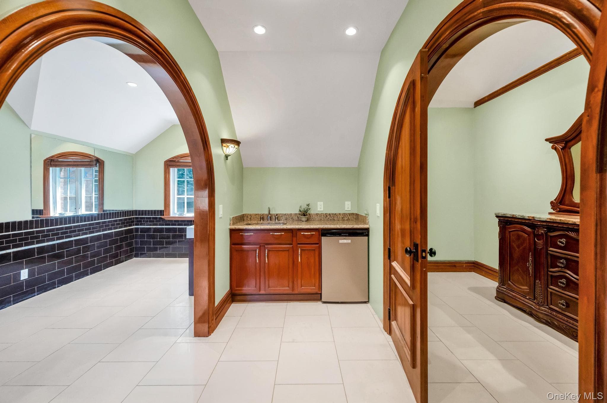250 Oyster Bay Road thumbnail 20