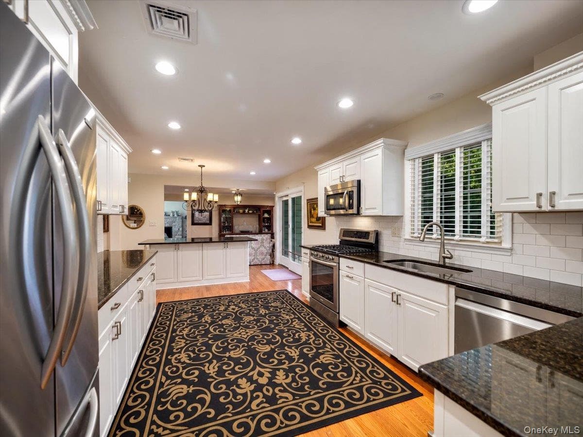 15 Sterling Forest Lane thumbnail 13