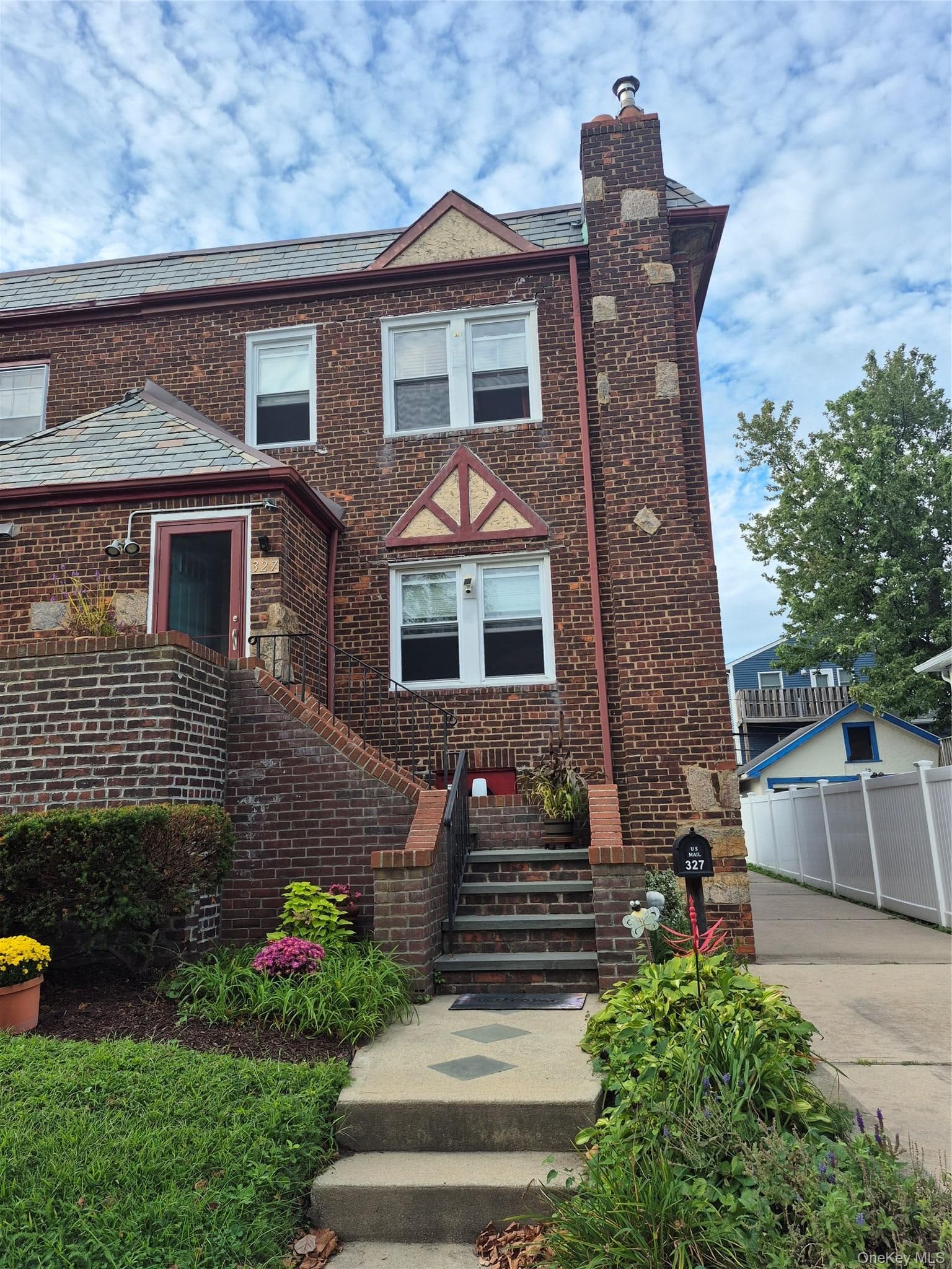 327 E Pine Street thumbnail 2