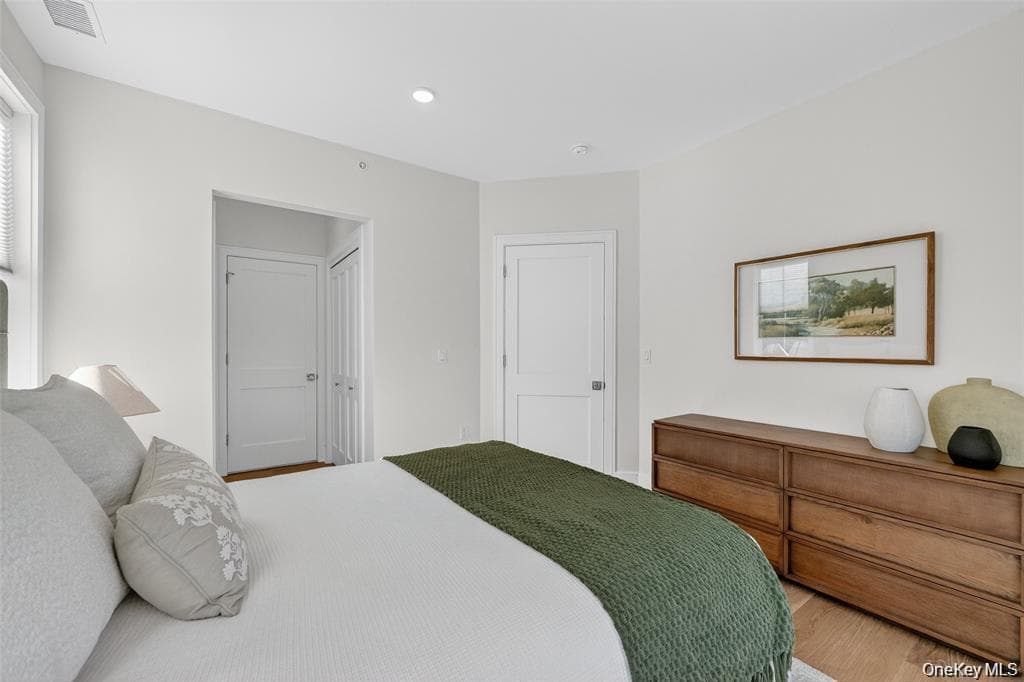 1824 Soundview Court thumbnail 27
