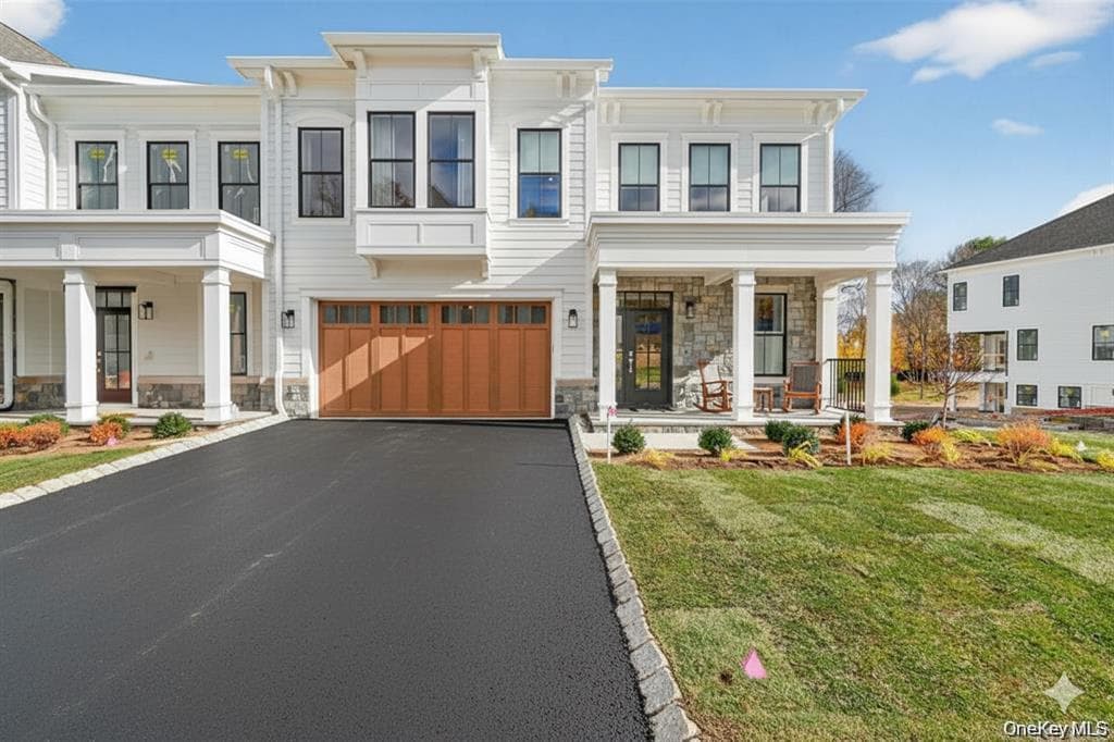 1824 Soundview Court photo 1