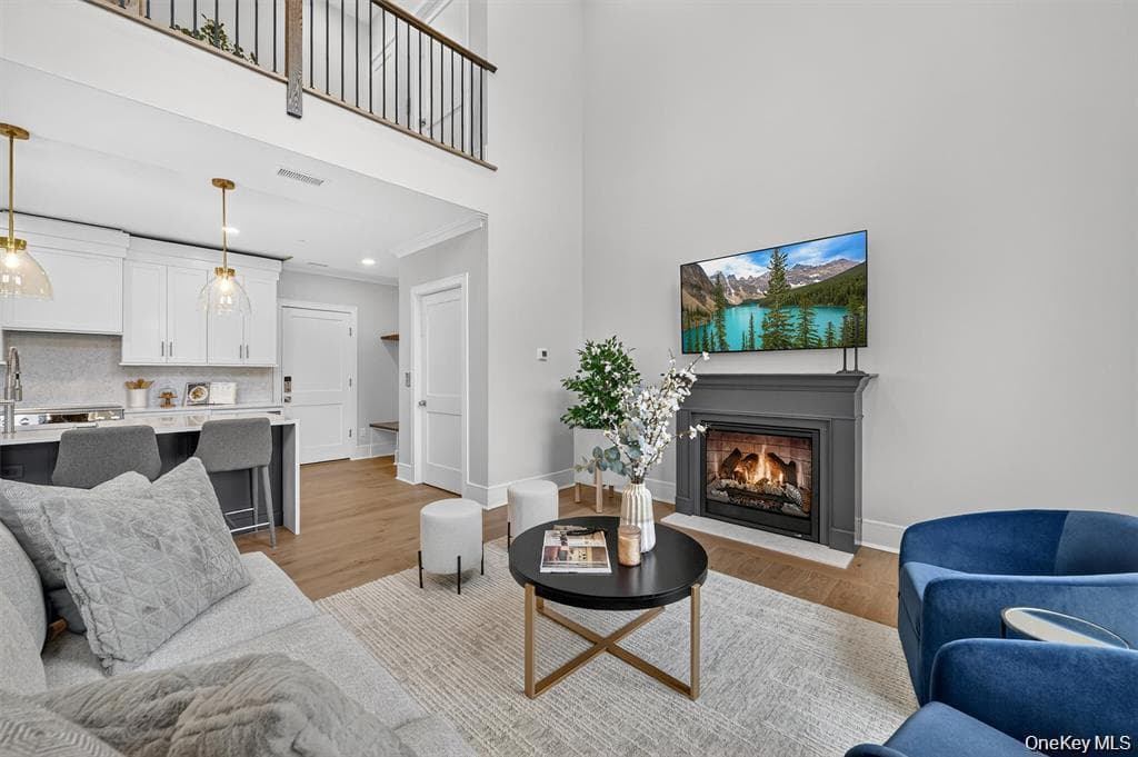 1824 Soundview Court thumbnail 9
