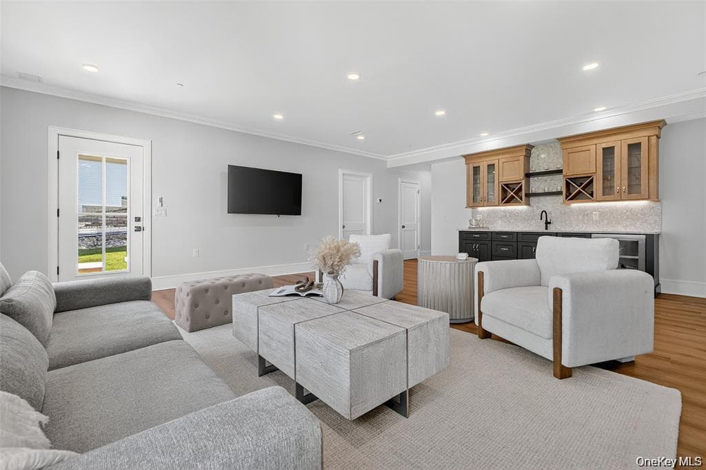 1824 Soundview Court thumbnail 32