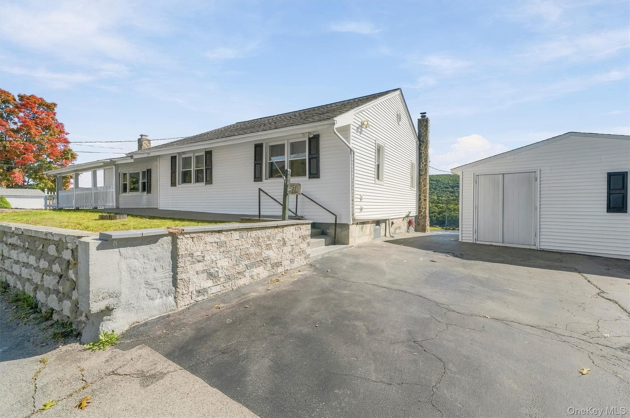 21 Rivercrest Road thumbnail 6