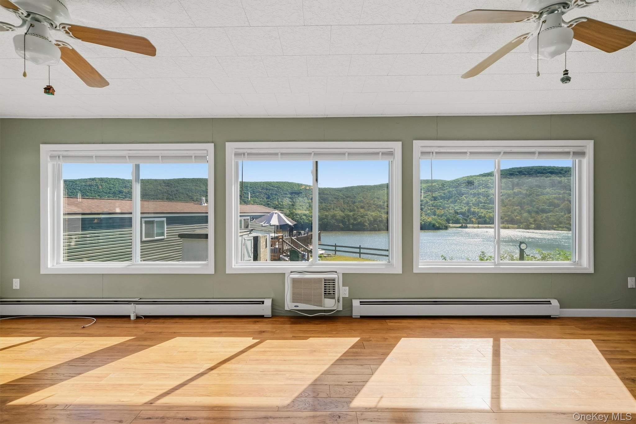 21 Rivercrest Road thumbnail 17