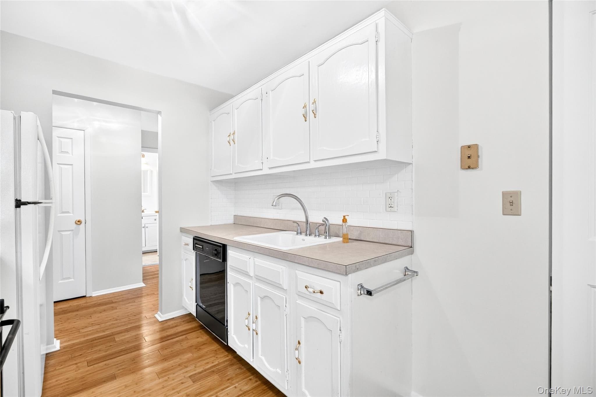 284 Parkside Drive thumbnail 8
