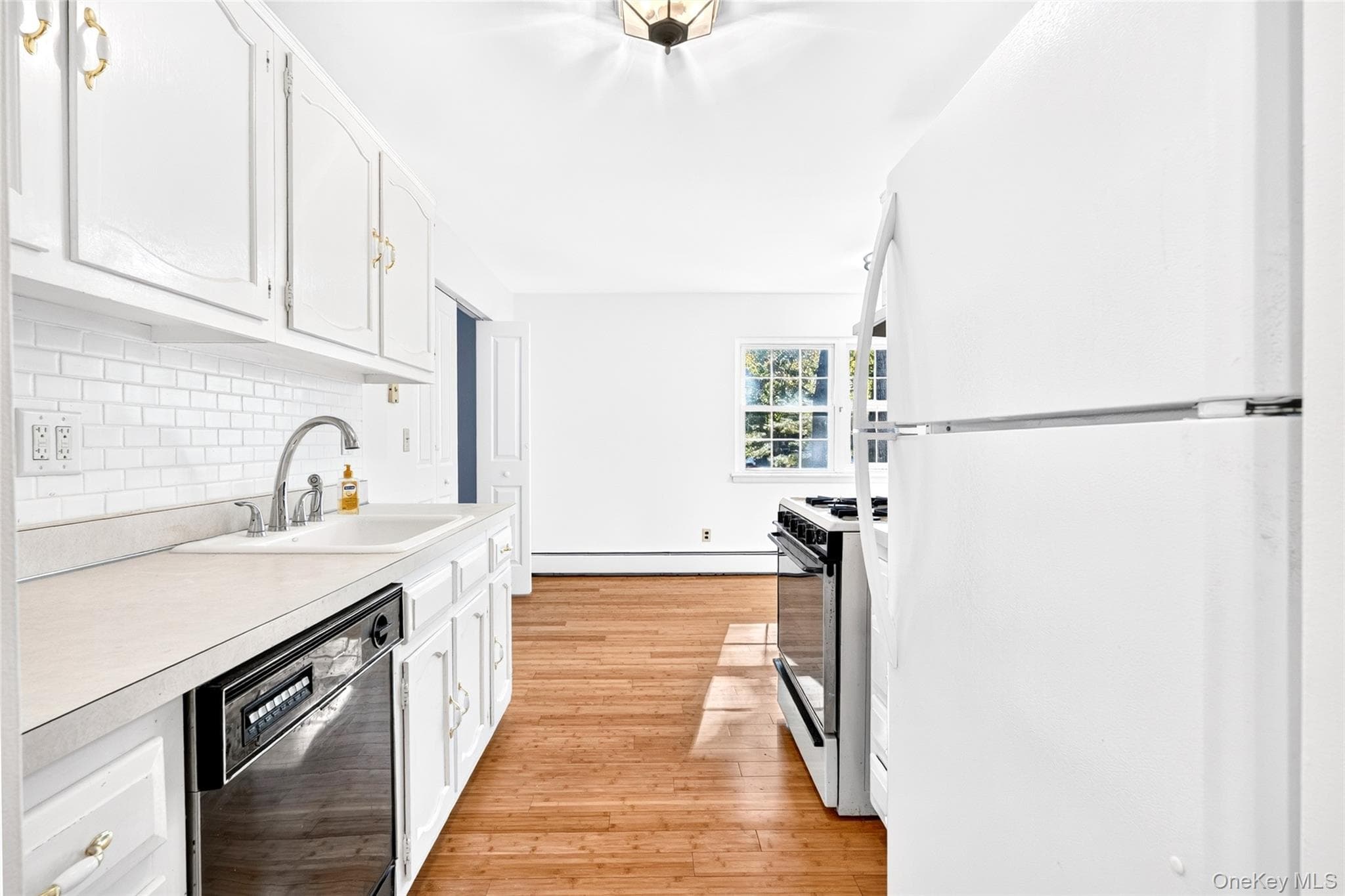 284 Parkside Drive thumbnail 7