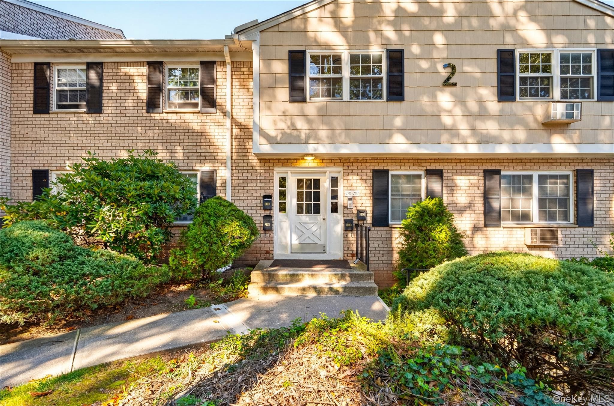 284 Parkside Drive thumbnail 4