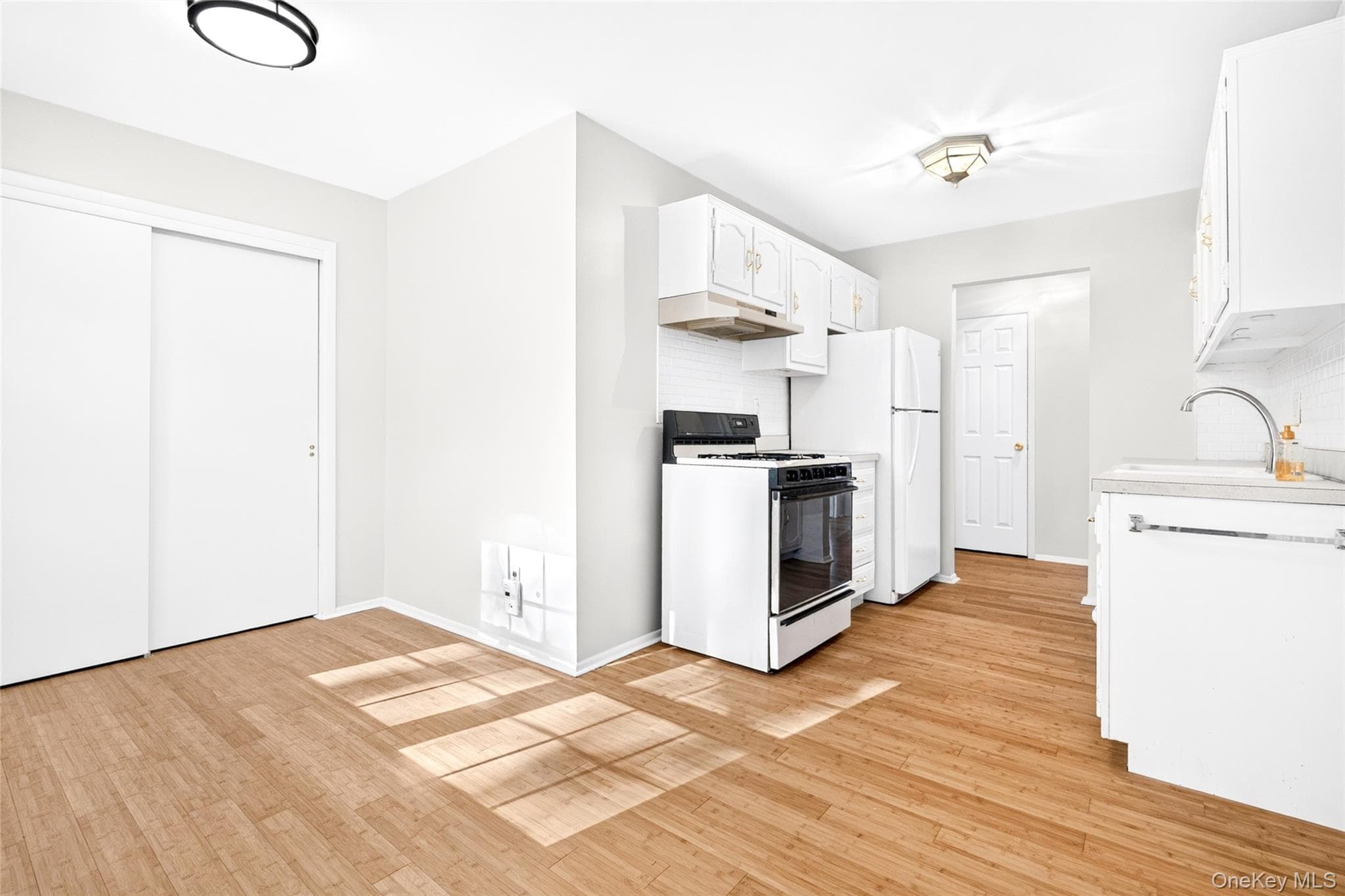 284 Parkside Drive thumbnail 12