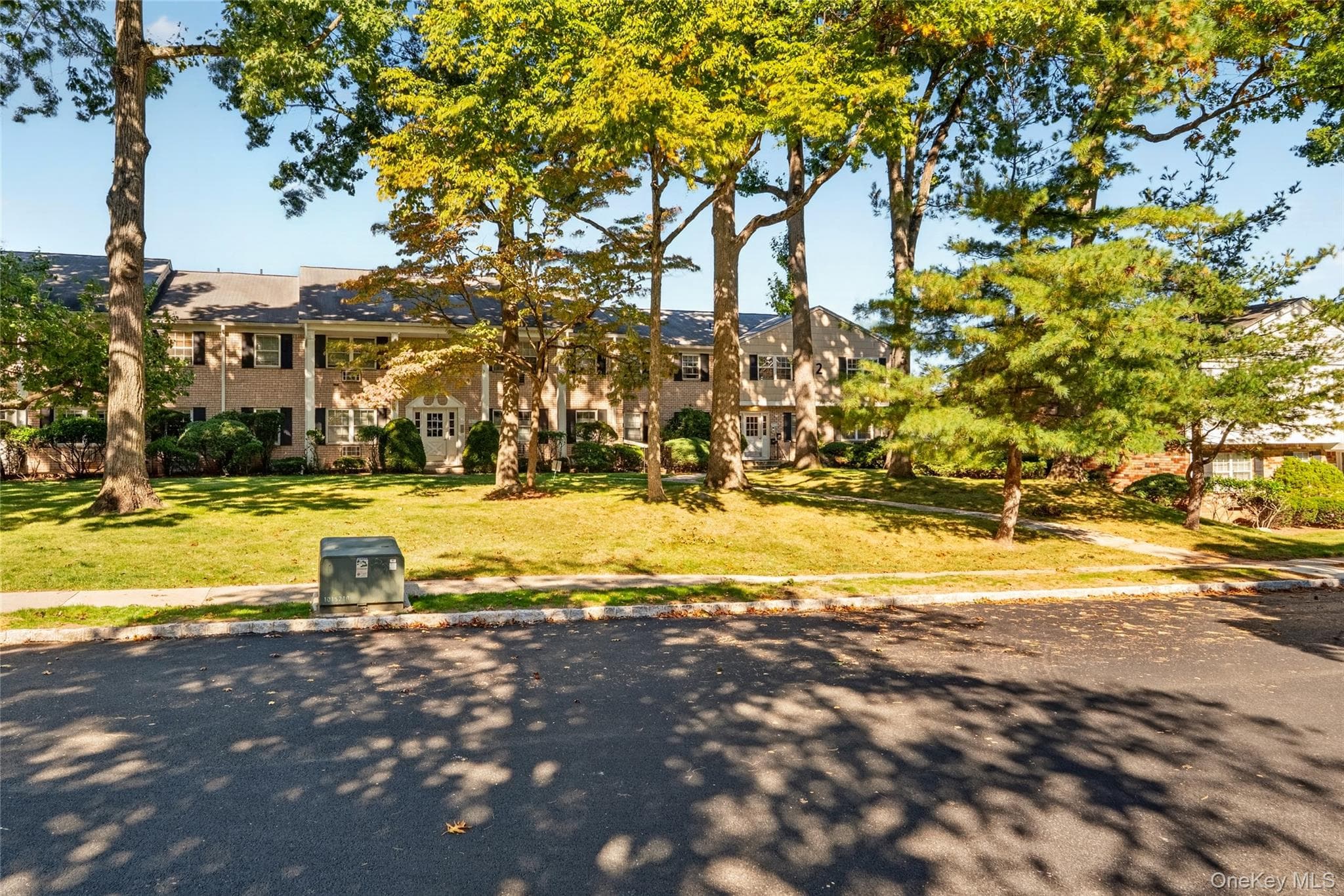 284 Parkside Drive thumbnail 3