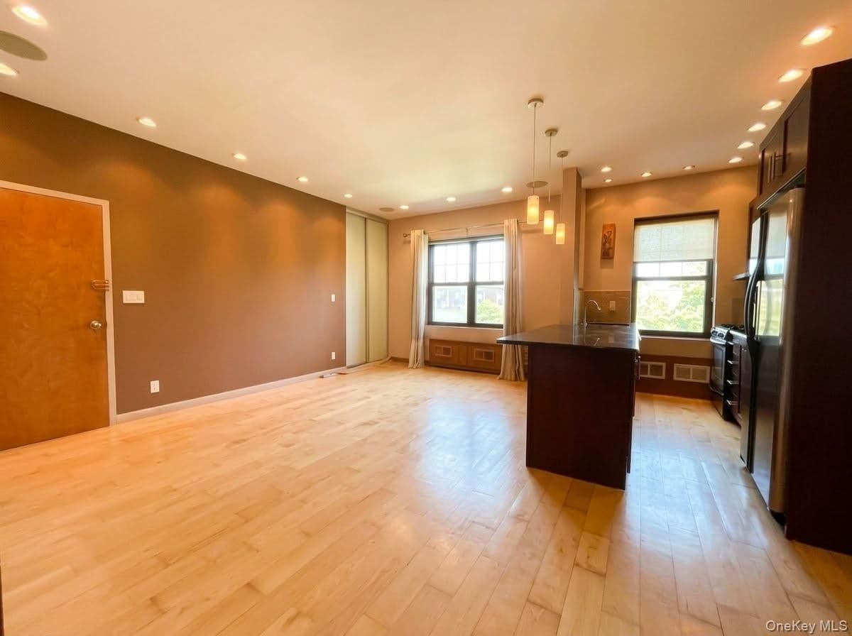 69-84 136th Street Unit: B thumbnail 4
