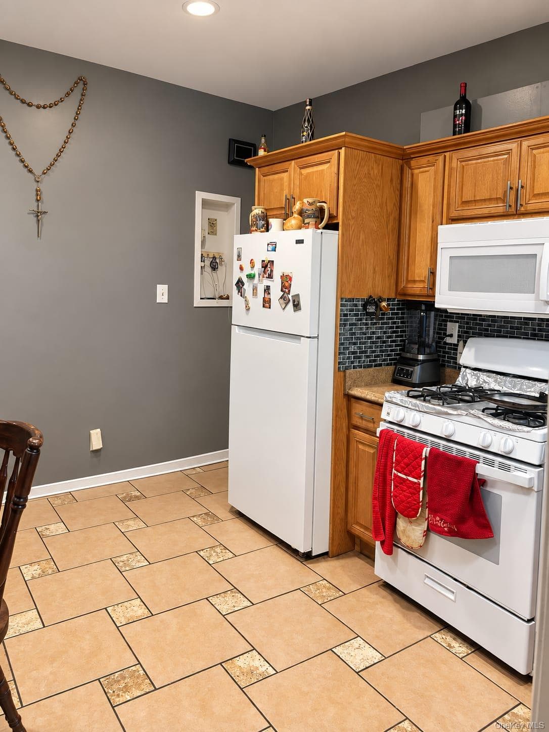 325 N Terrace Avenue thumbnail 2